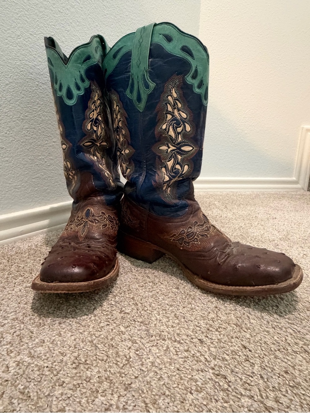 Women’s Full Quill Ostrich Lucchese Boots